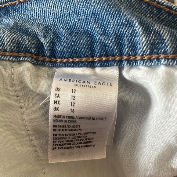 American eagle Jean mom short in medium wash size 12 worn a handful of times. - Picture 3 of 4